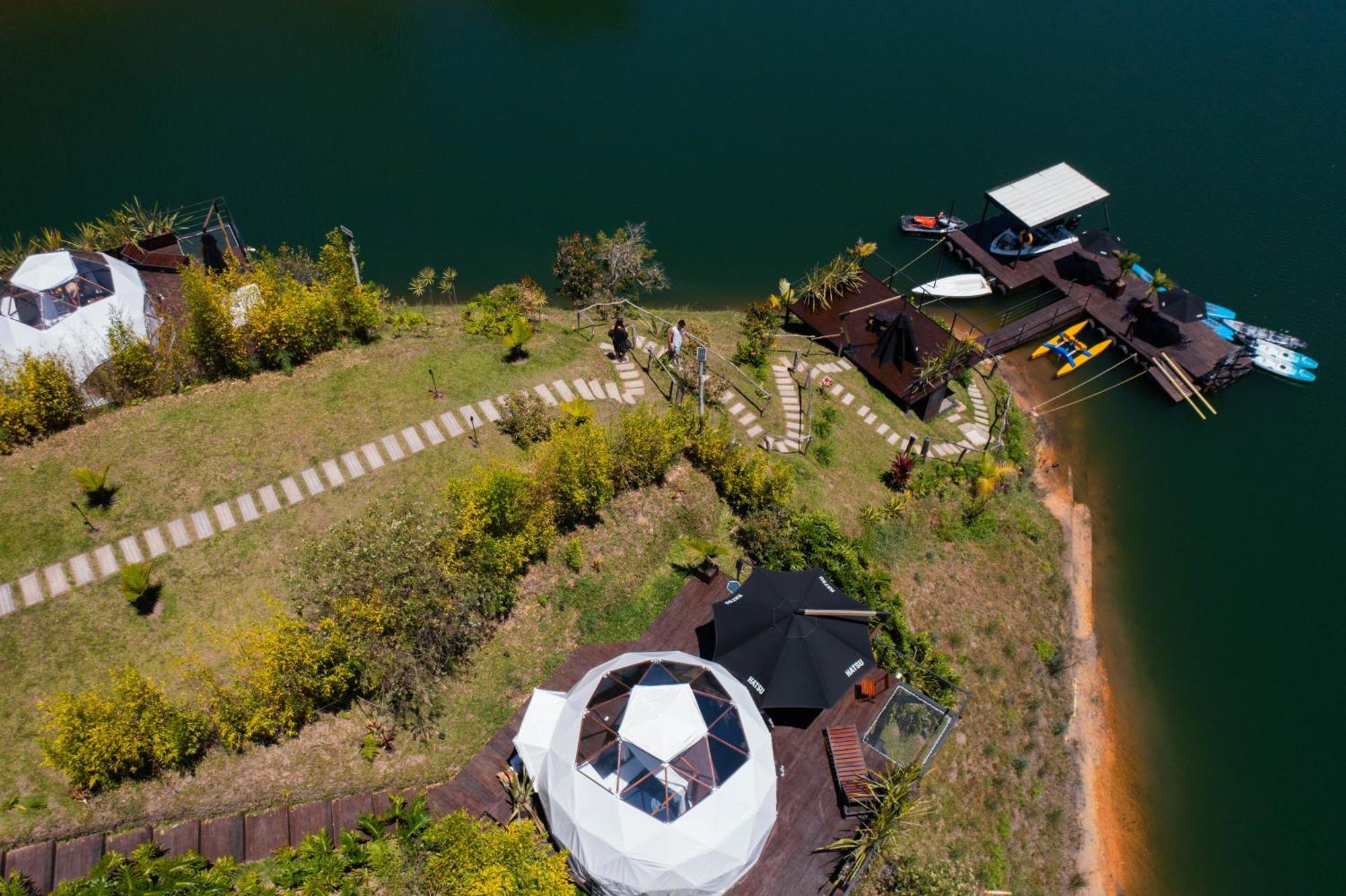 Готель Domus Glamping Гуатапе Екстер'єр фото