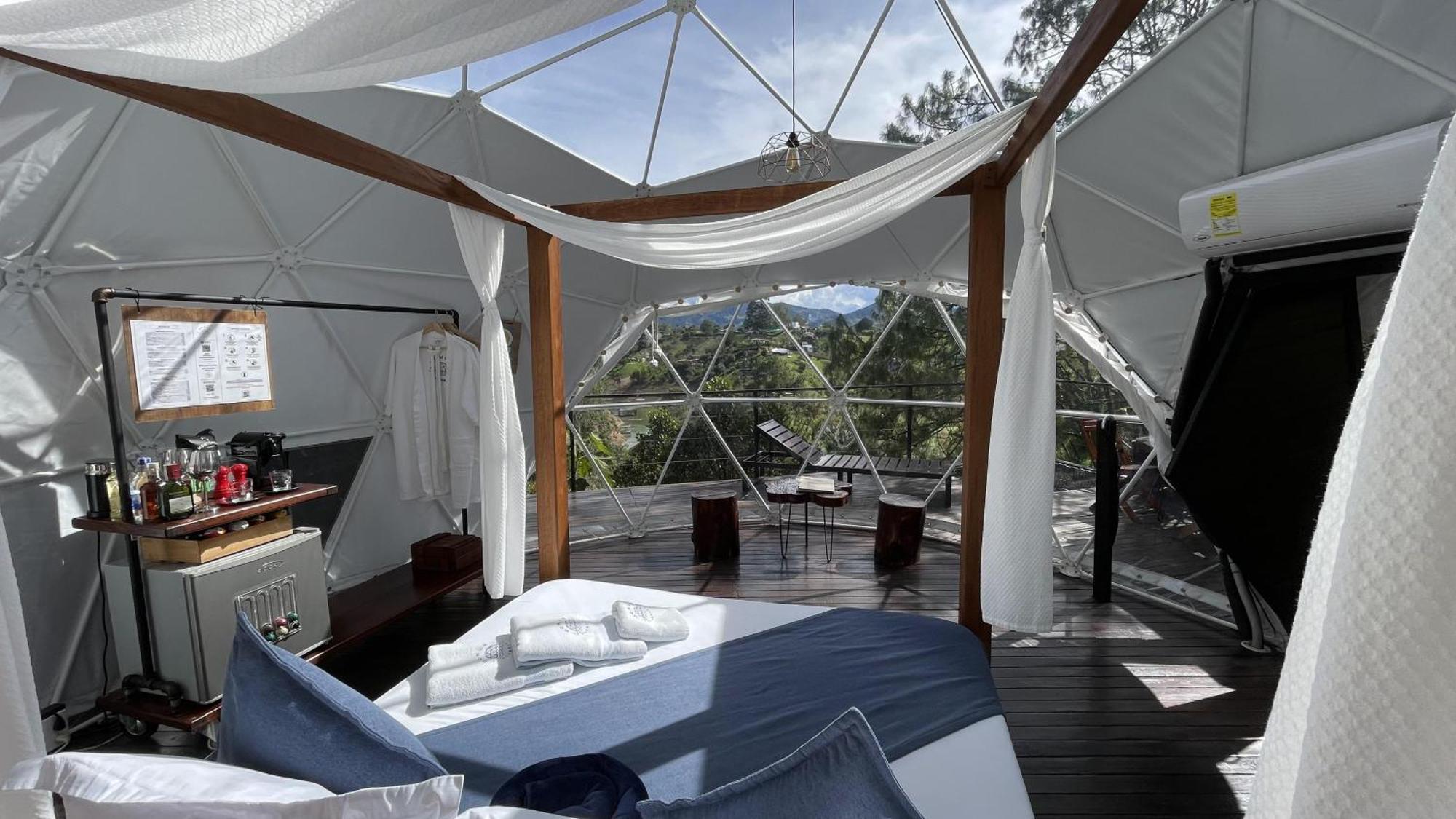 Готель Domus Glamping Гуатапе Екстер'єр фото